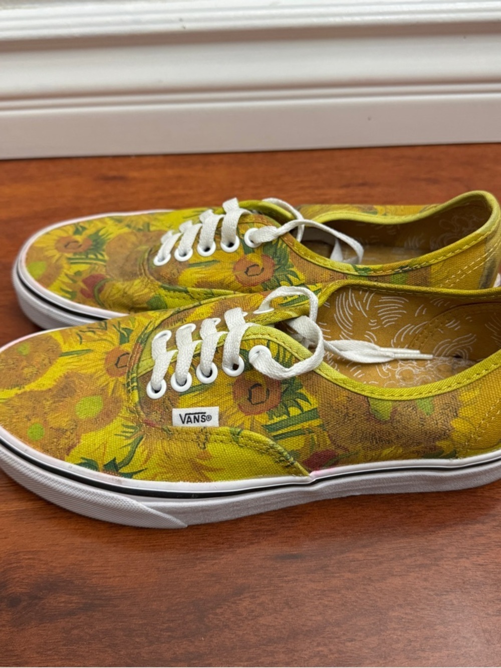 Vans Authentic Van Gogh Sunflowers Size 7 Mens - Picture 2 of 9